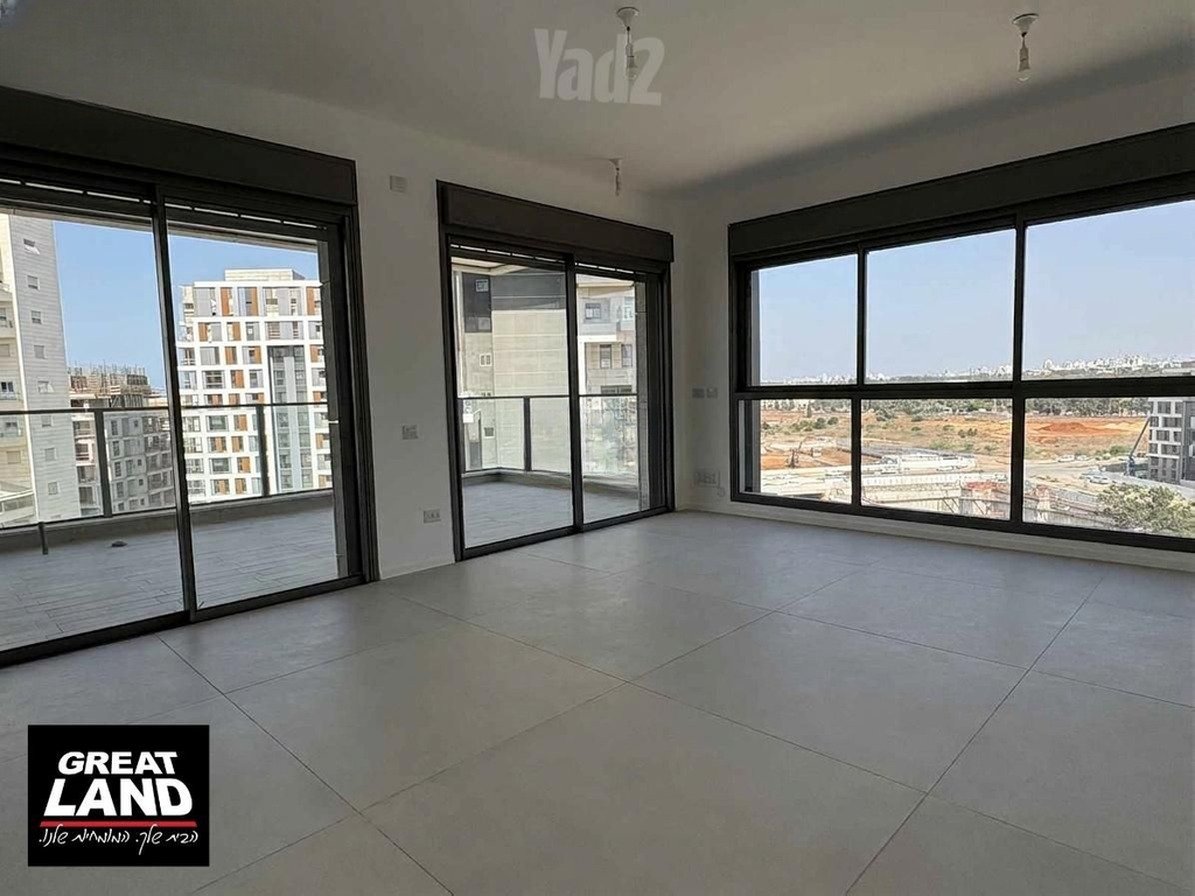 Neve Gan Penthouse