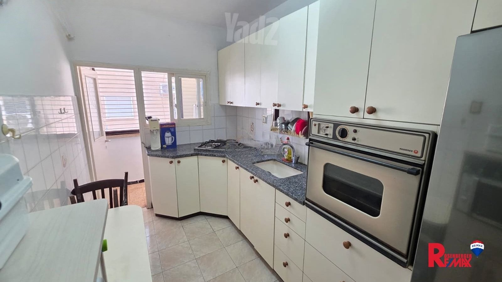Spacious Yoseftal Apartment