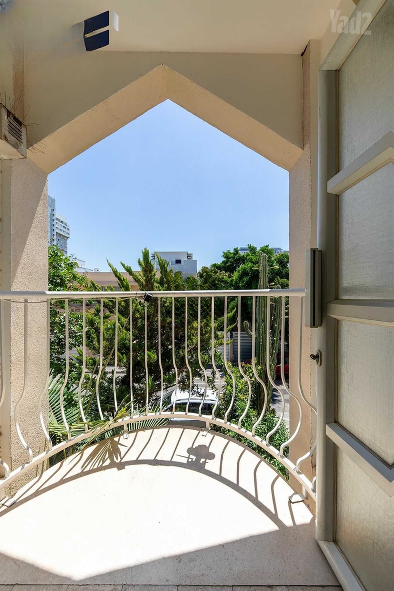 Arlozorov Multilevel Home