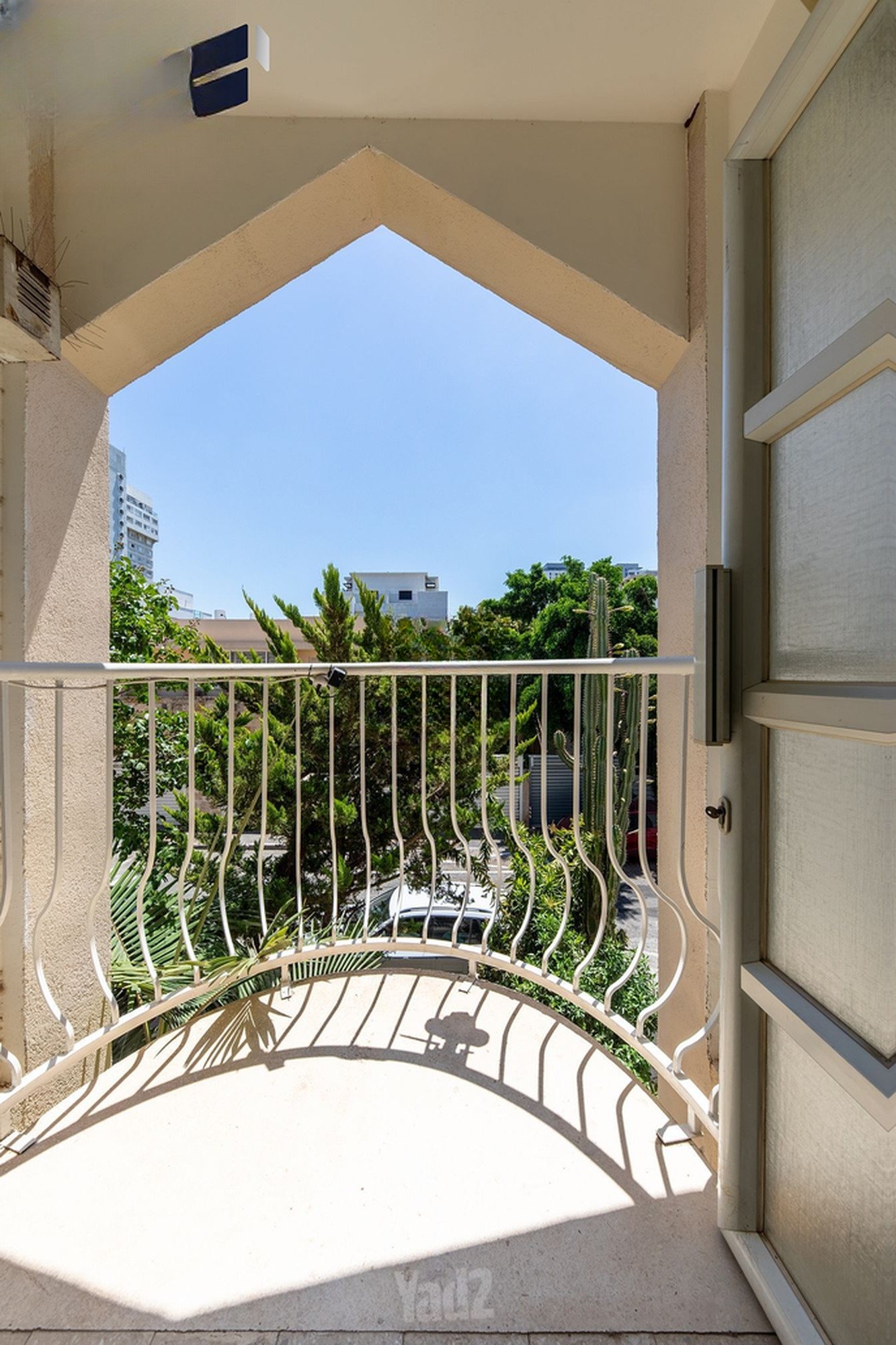 Arlozorov Street Cottage