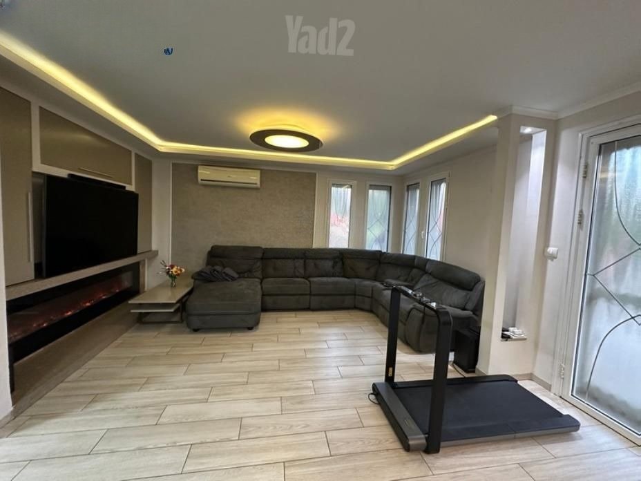 Hatzor Pool Cottage