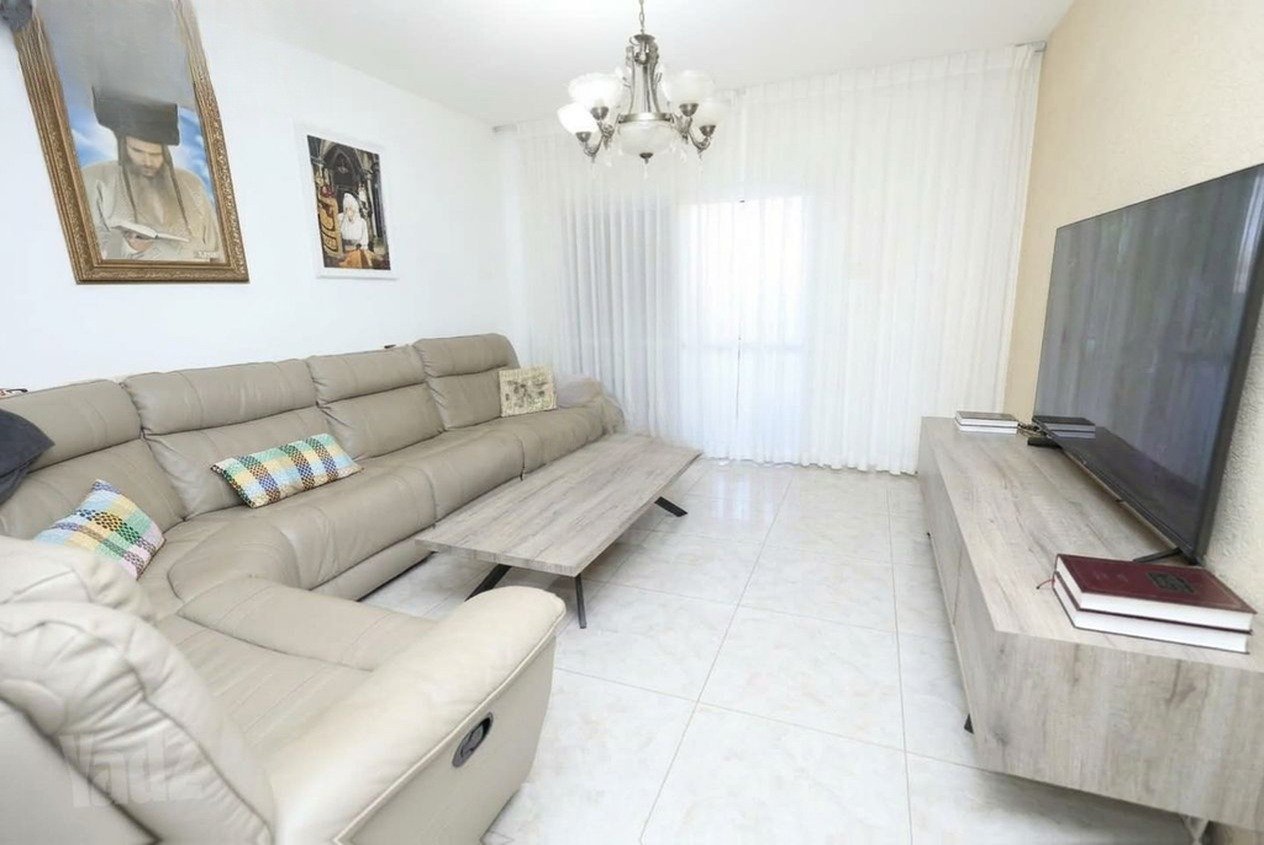 Aaronsohn Garden Apartment