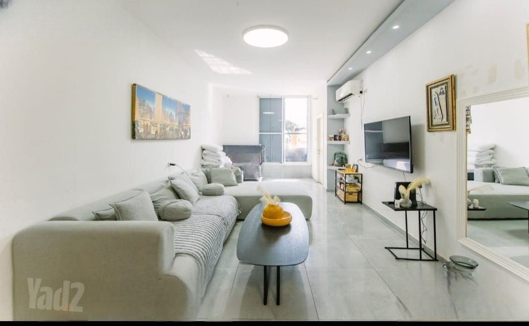 Renovated HaGdud Apartment