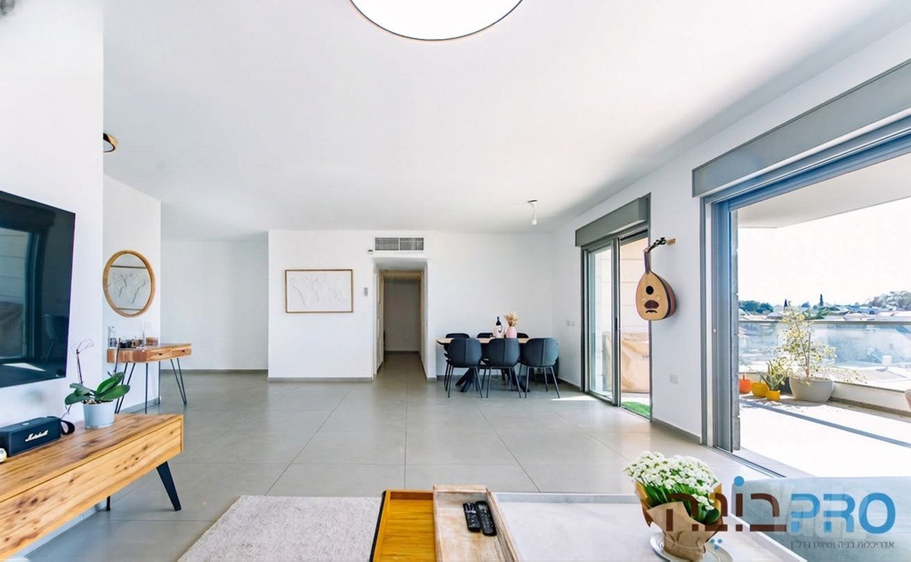 Moshe Frid Apartment