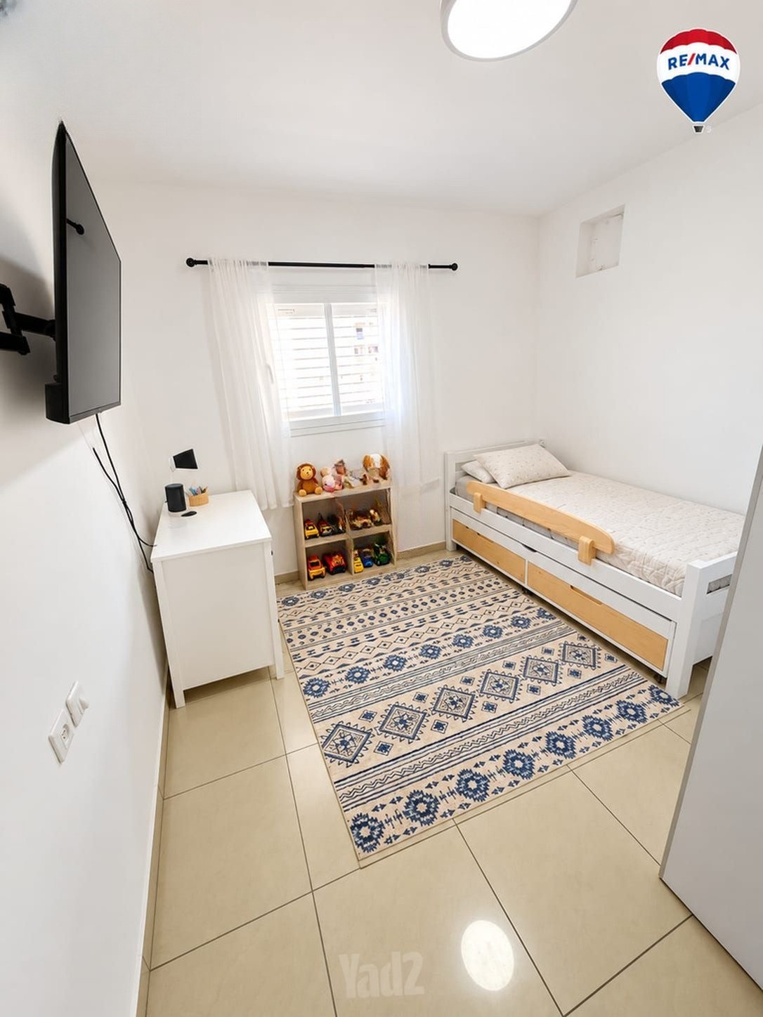 Bright Dugit Apartment