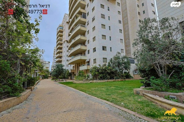 שדרות מנחם בגין, גבעת שמואל · 5 חדרים · 130 מ''ר · ₪3,570,000 - תמונת נכס