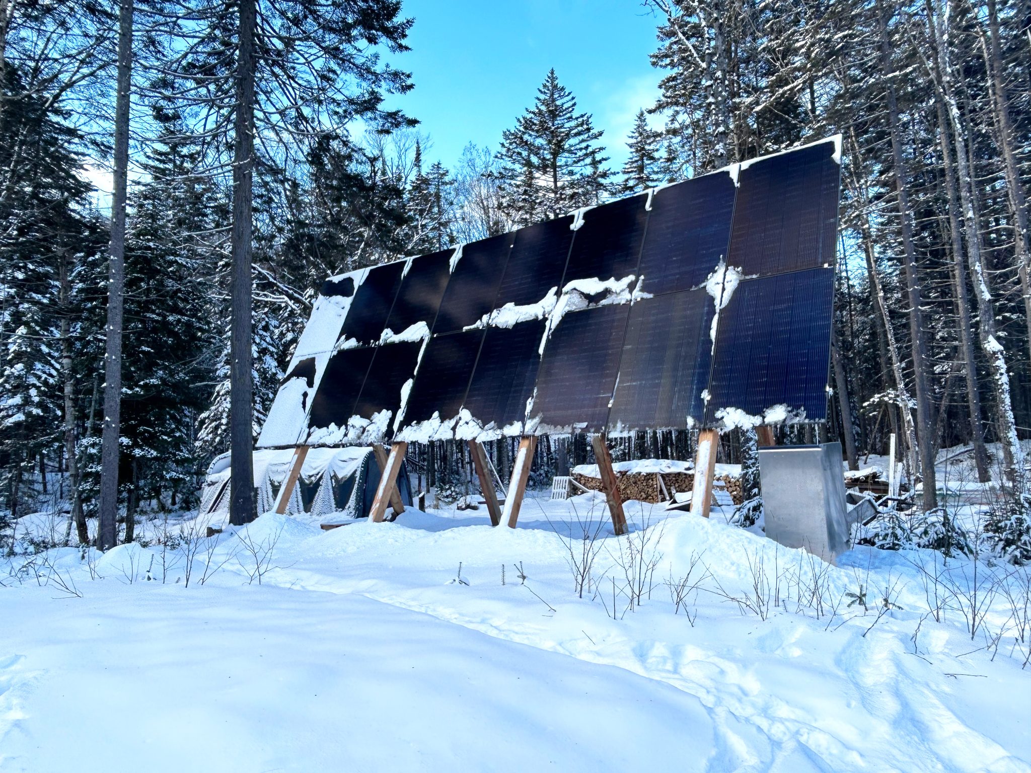 Autonomous garden shelter