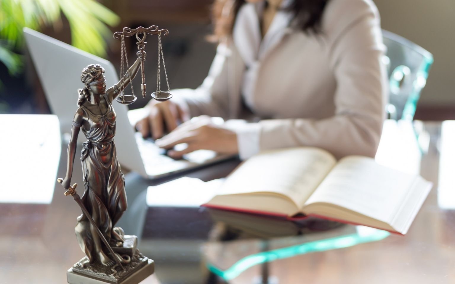 How can solo attorneys choose the right companies for outsourcing?