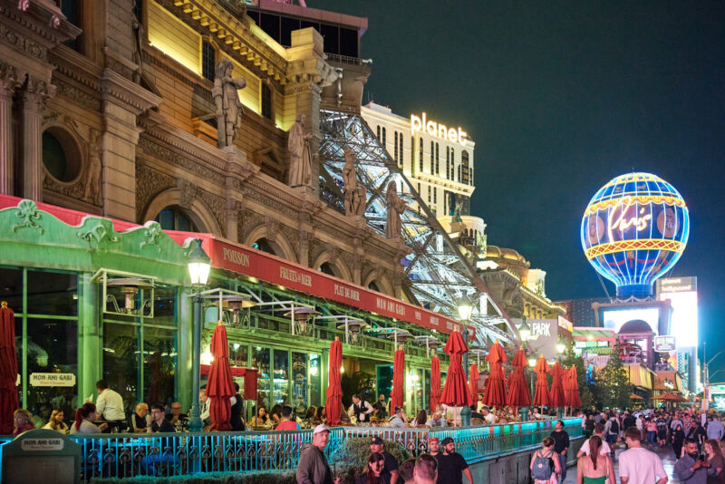 Mon Ami Gabi Las Vegas patio at night