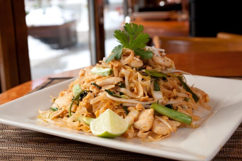 Big Bowl Chicken Pad Thai