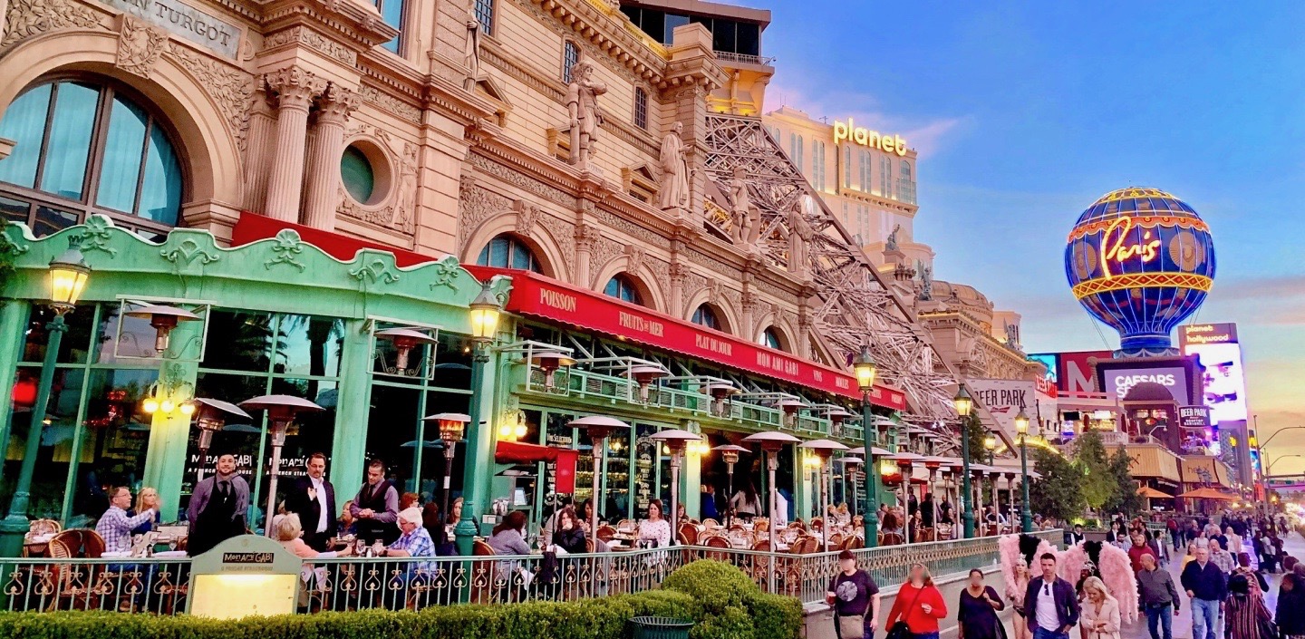 The Mon Ami Gabi bistro restaurant on the strip in Paris, Las