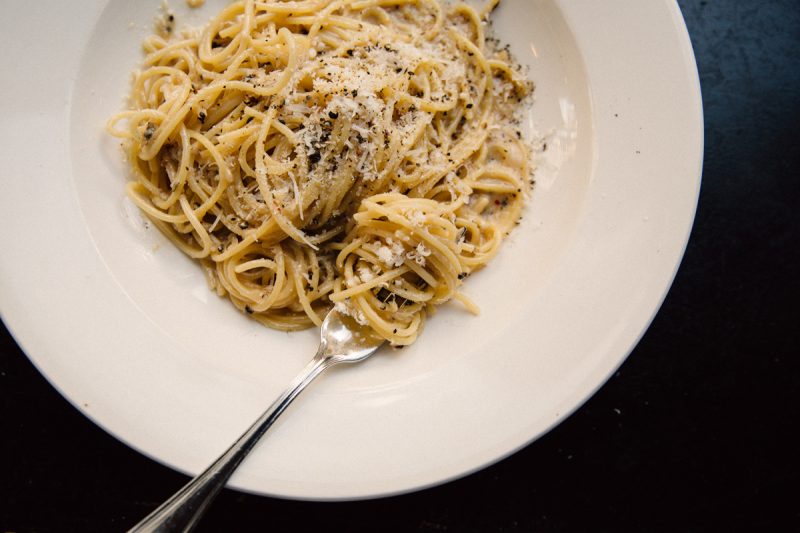 overhead photo of cacio e pepe pasta