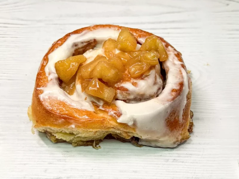 Deckers Sourdough Bagels Apple Cinnamon Roll
