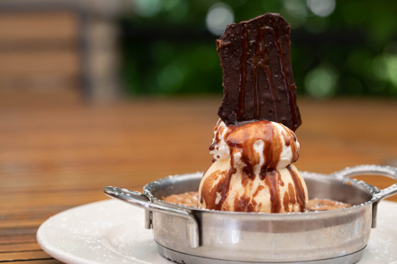 cookie skillet with ice cream 