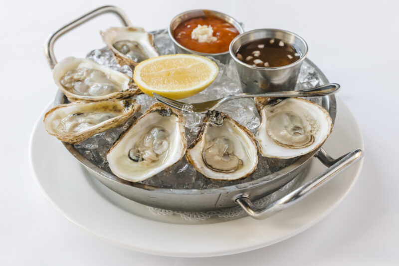 Mon Ami Gabi half dozen oysters