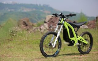 Moto électrique : Luna Cycle vend la Sur Ron, moitié VTT moitié enduro