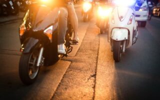 Scooter ou moto : lequel coûte le moins cher à entretenir ?