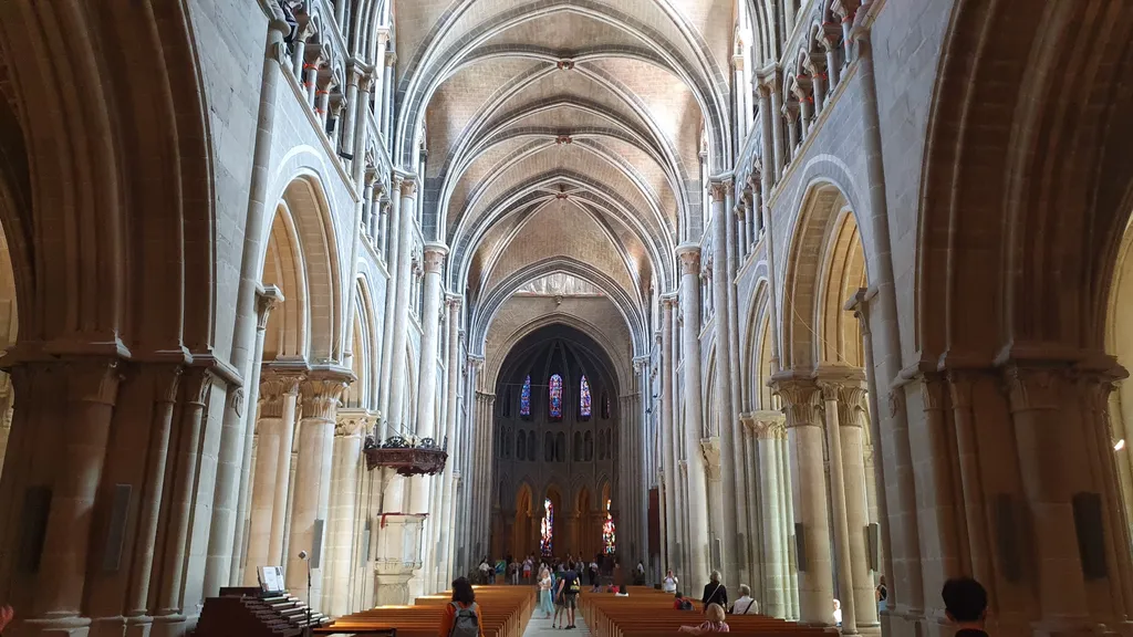 Auf und ab zu den Highlights von Lausanne individuelle Stadtführung