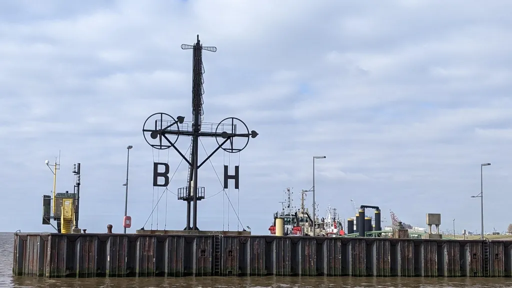 Maritime Führung an der Weserpromenade Bremerhaven individueller Stadtrundgang