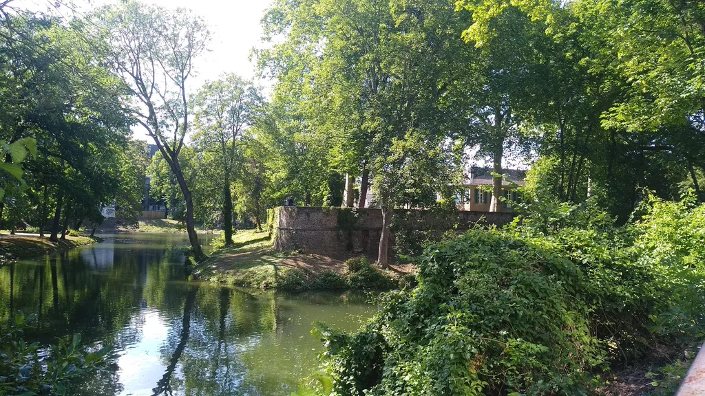 Spaziergang an der Düssel zur Altstadt Düsseldorf individuelle Stadtführung