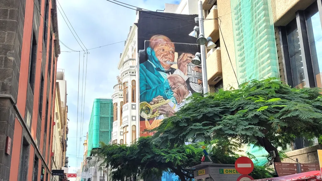 Santa Cruz - Stadt der Streetart- Szene Santa Cruz de Tenerife: Highlights und Altstadt individuelle Stadtführung