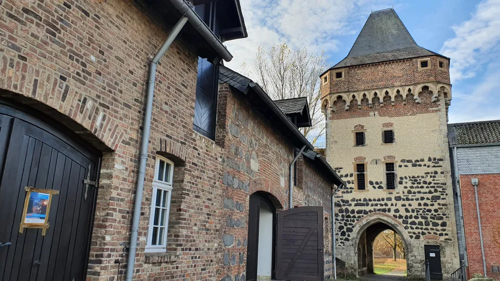 Rundgang durchs Mittelalter in der Feste Zons individuelle Stadtführung