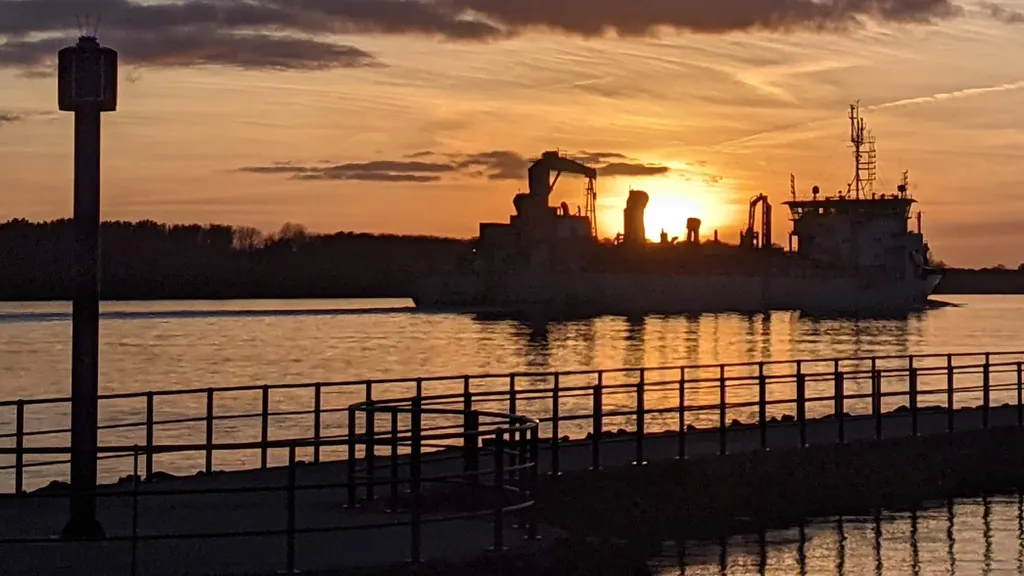 Willkomm Höft Wedel - Pötte gucken & Spaß dabei! individuelle Stadtführung