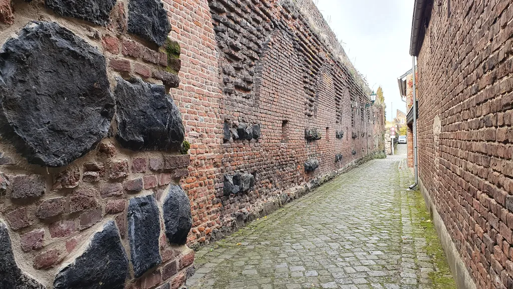 Rundgang durchs Mittelalter in der Feste Zons individuelle Stadtführung