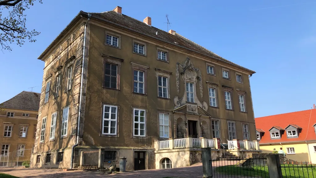 Ein Spaziergang durch den Schlosspark in Ostrau individuelle Stadtführung