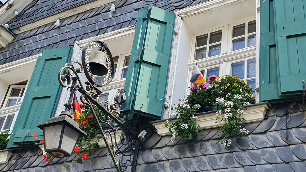 Wülfrath: Fachwerk, Schiefer, Kalk und Wolf individuelle Stadtführung