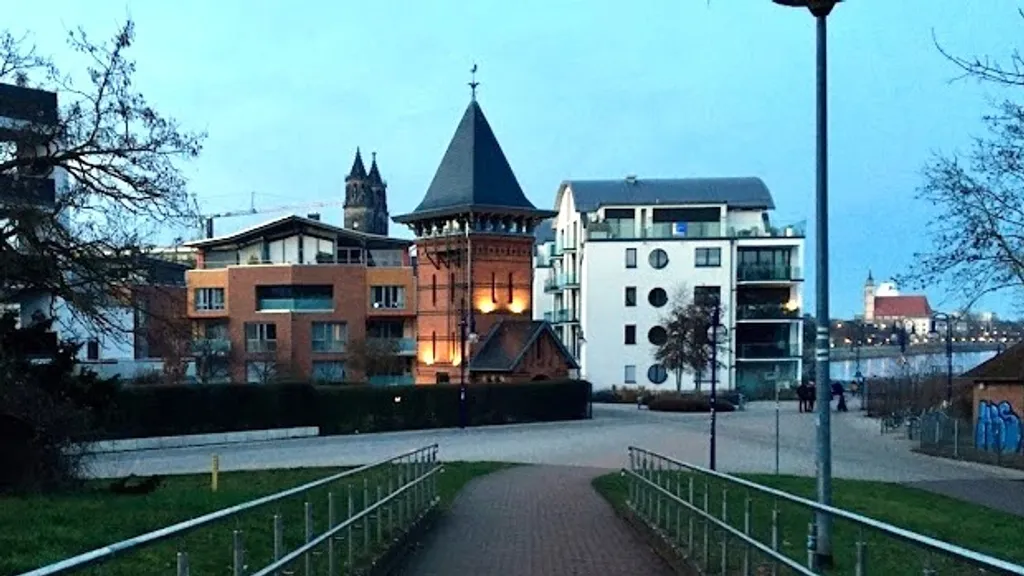 Magdeburg entdecken - Die Elbuferpromenade individuelle Stadtführung