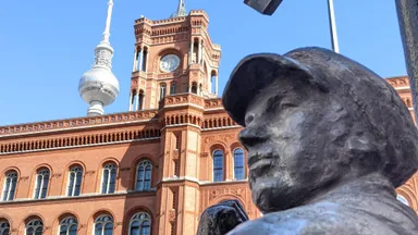 Fun Facts Tour Alexanderplatz - Brandenburger Tor Stadtführung