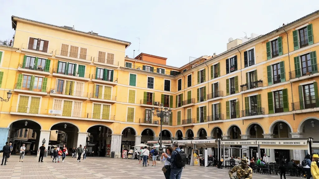 Durch die Altstadt Gassen von Palma de Mallorca individuelle Stadtführung