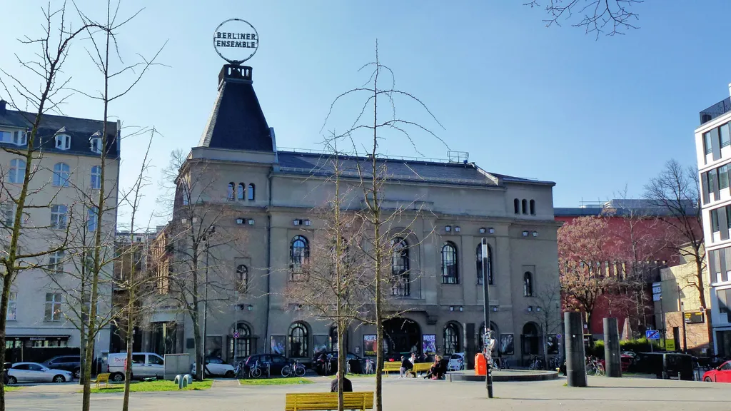 Zwischen Brecht-Haus und Berliner Ensemble individuelle Stadtführung