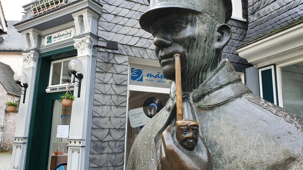 Wülfrath: Fachwerk, Schiefer, Kalk und Wolf individuelle Stadtführung