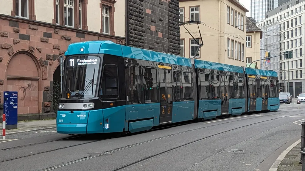 ...oder doch die hier? Stadtrundfahrt Frankfurt mit der Straßenbahn 12 individuelle Stadtführung