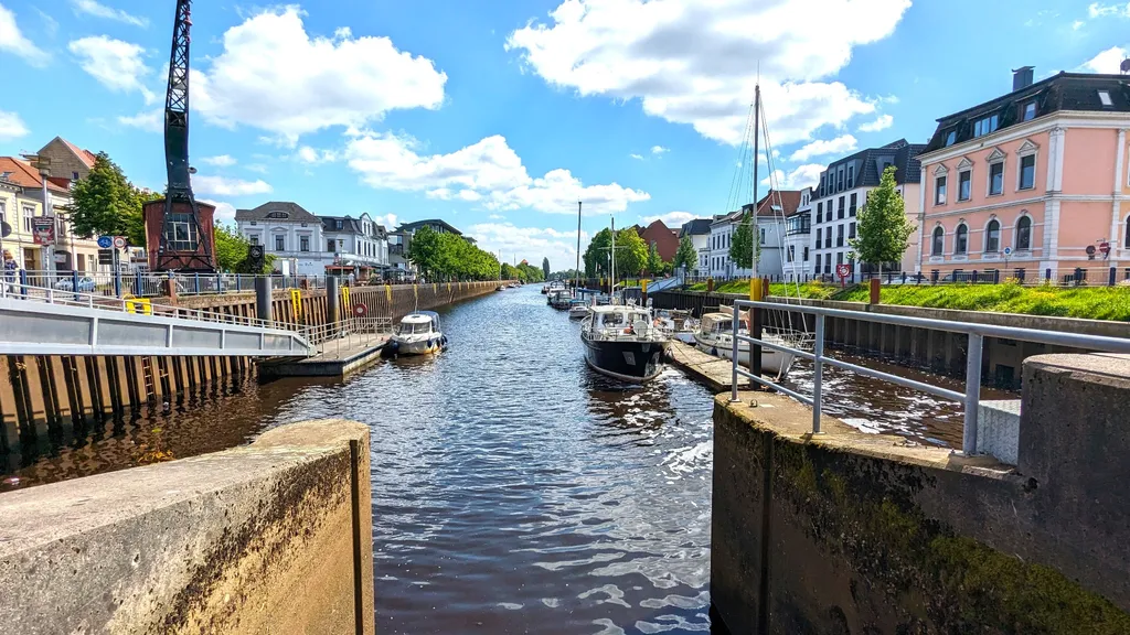 Oldenburg Stadtspaziergang mit Hafen individuelle Stadtführung