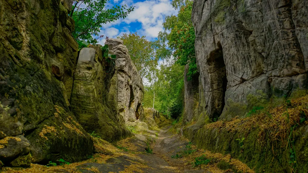 Tour durch die Höhlenwohnungen in Langenstein individuelle Stadtführung