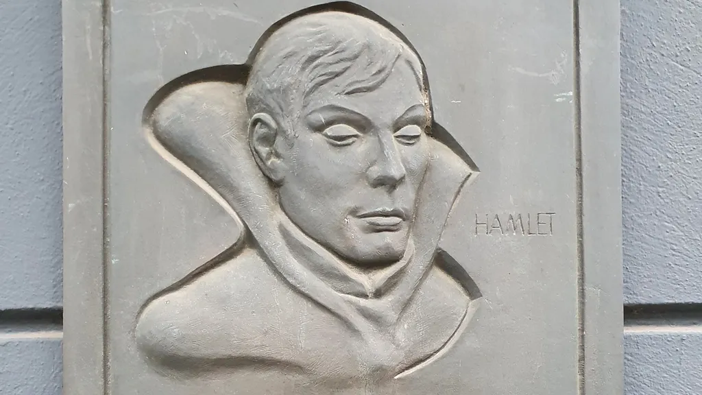 Knappe Stunde Bahnhofsrunde in Düsseldorf individuelle Stadtführung