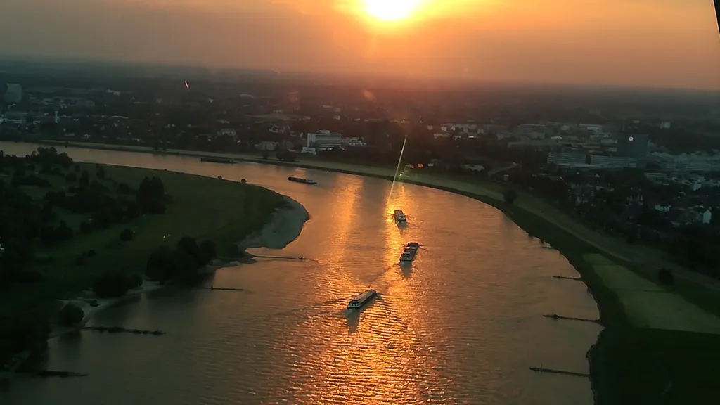 Dreiste Diebe stehlen die Flossis im Medienhafen individuelle Stadtführung