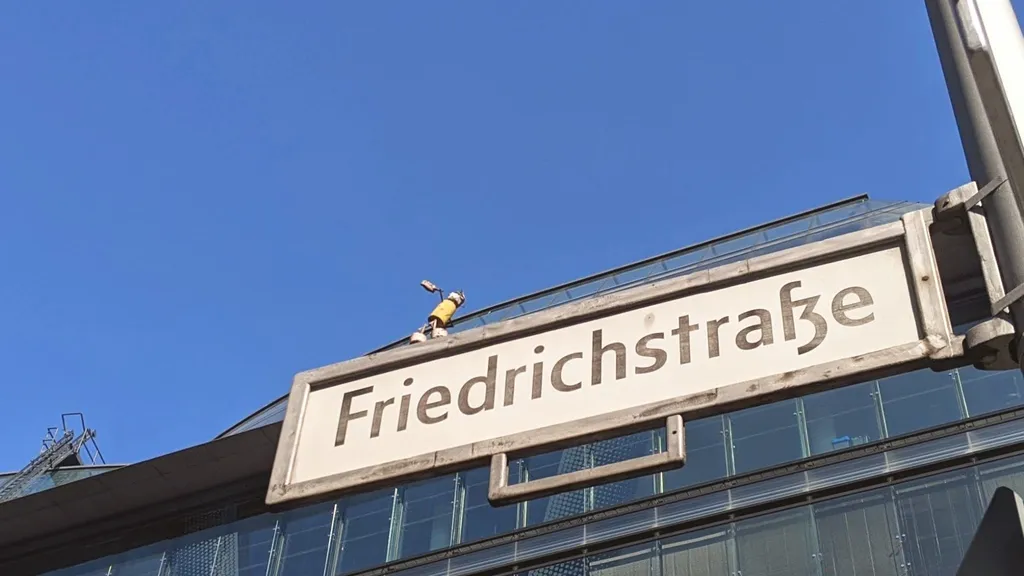 Fun Facts Tour Alexanderplatz - Brandenburger Tor individuelle Stadtführung