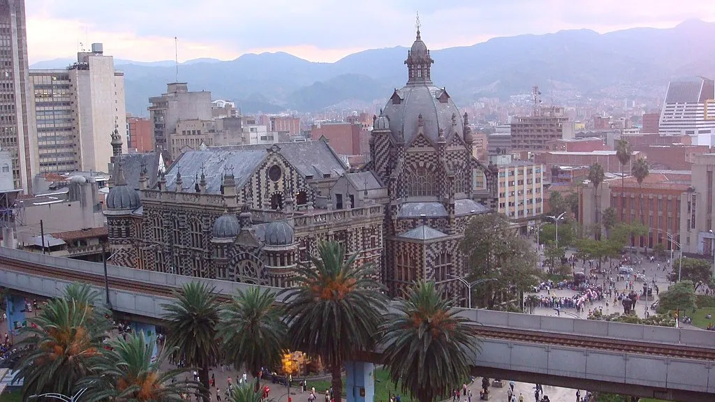 Medellín Downtown Altstadt Geschichte Highlights individueller Stadtrundgang