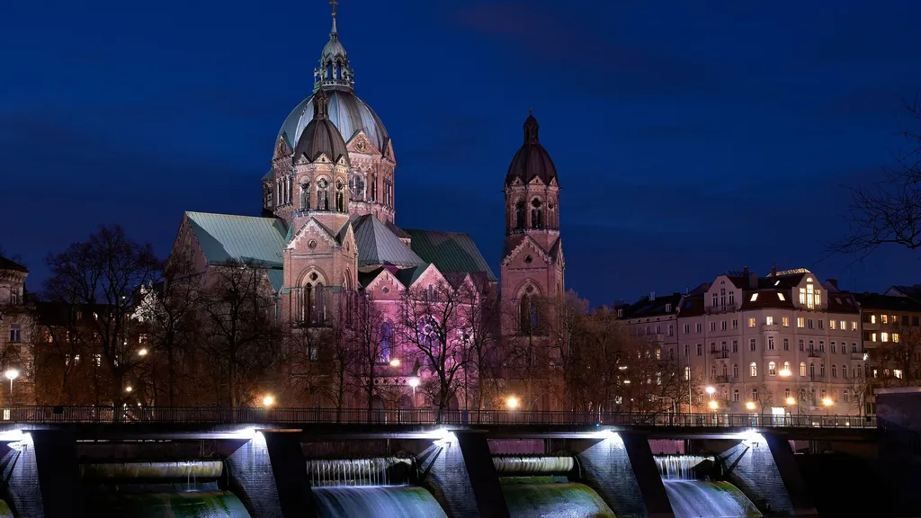 Isar Spaziergang zum 💛 München kennenlernen  individuelle Stadtführung