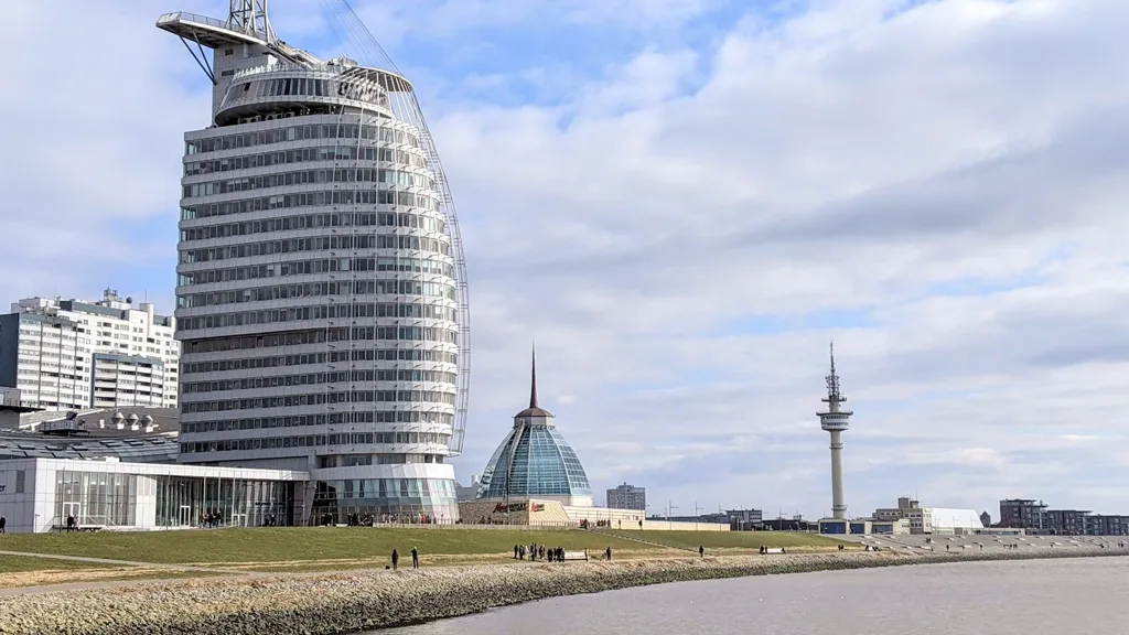 Maritime Führung an der Weserpromenade Bremerhaven individueller Stadtrundgang