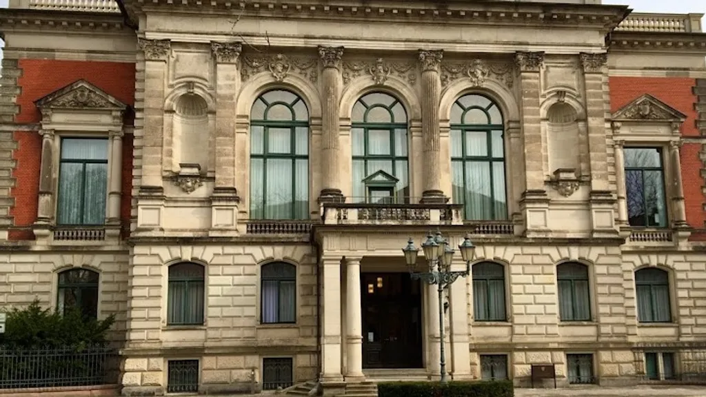 Das Palais am Fürstenwall, traumhaft schön auch innen Magdeburg entdecken: Die prachtvolle Hegelstraße individuelle Stadtführung