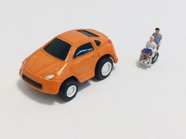 【月に５万稼ぐ！】副業にオススメな介護タクシー！その理由と始め方を超絶わかりやすく