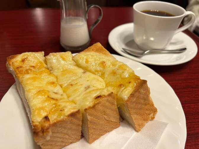 【大阪グルメ】梅田駅徒歩2分！老舗純喫茶で優雅なモーニングはいかが？😋