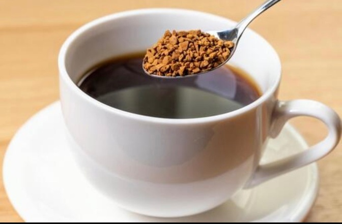 新しいインスタントコーヒーの内蓋は全部開けたほうがいい？