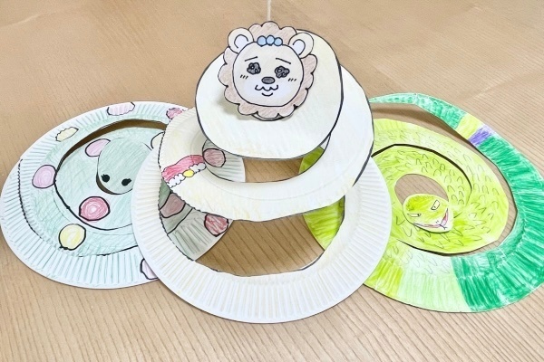 紙皿で簡単😆🙌『ぐるぐるヘビさん🐍🌸』