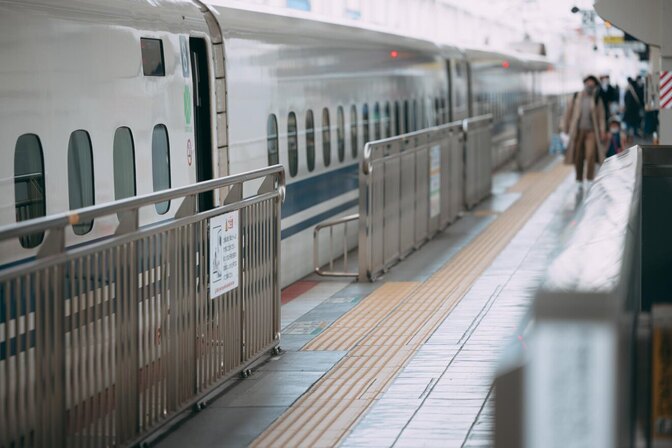 年末年始、GW、お盆、混み合う新幹線を少しでも回避する方法